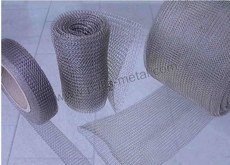 Knitted wire mesh