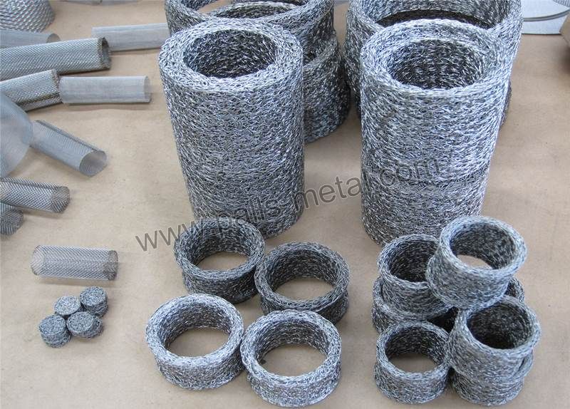 Knitted wire mesh